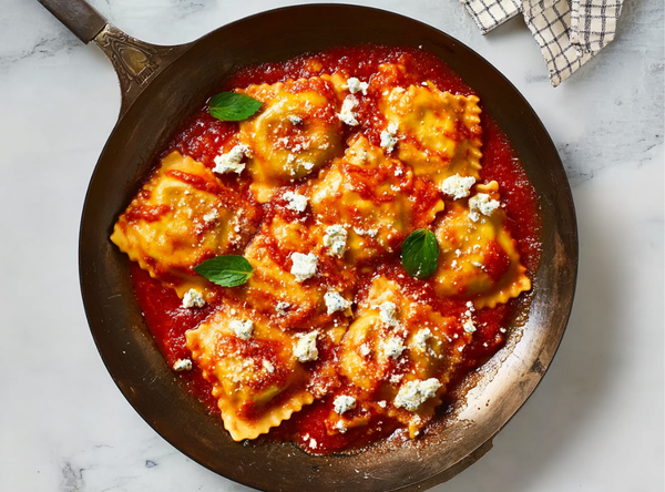 Ravioli met Romige Geroosterde Paprikasaus - recept van The Spice Club